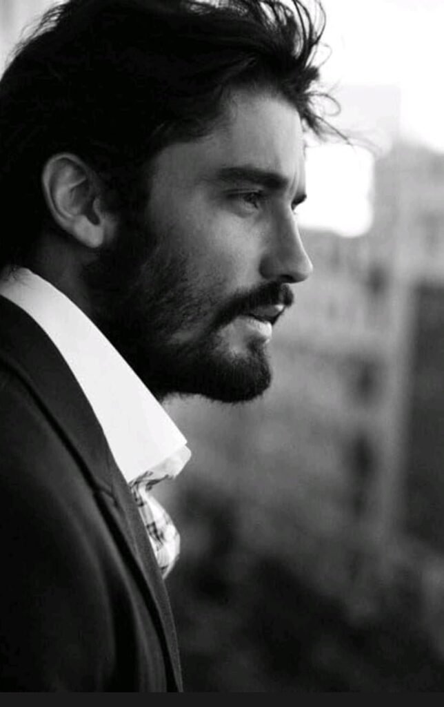 El actor canario Álex García, invitado de Friends & Fire en Bonfire
